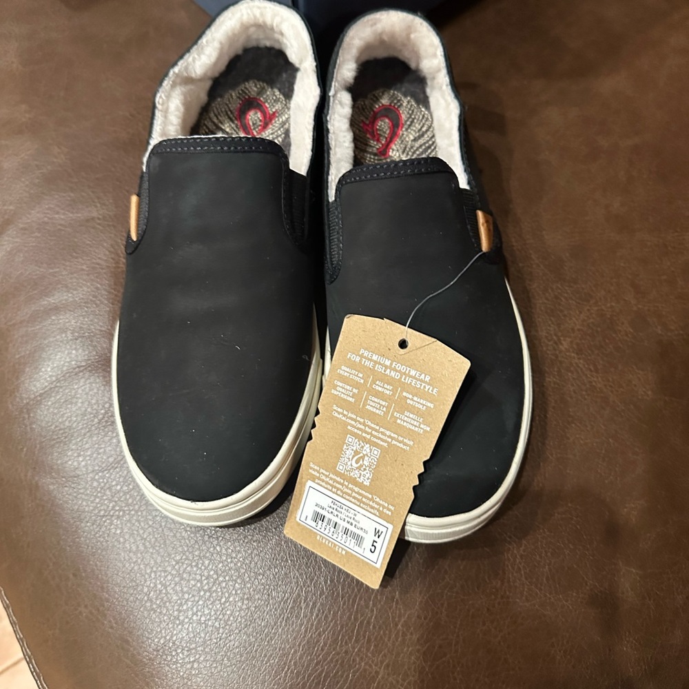 OLUKAI slipper tennis shoe